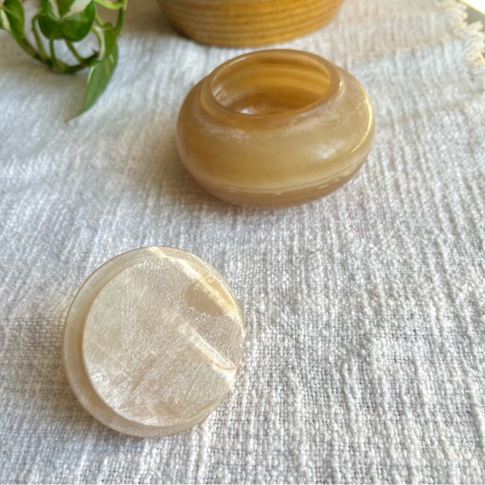 Vintage Polished Alabaster Lidded Bowl - Picture 5 of 14